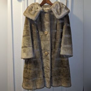Gorgeous Fur Shawl Collar 1950s Era Vintage Flapper Style Coat Near Mint XL
